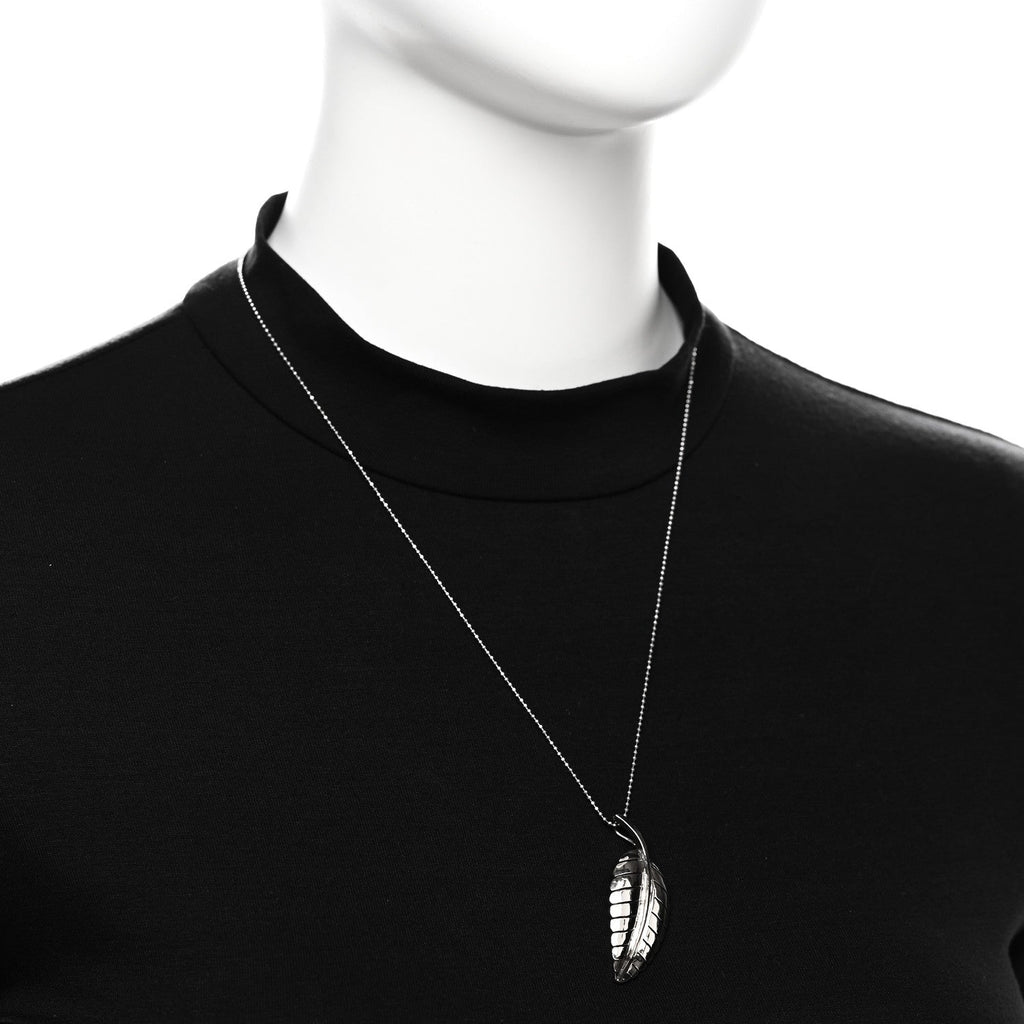 18K White Gold Large Leaf Pendant Necklace