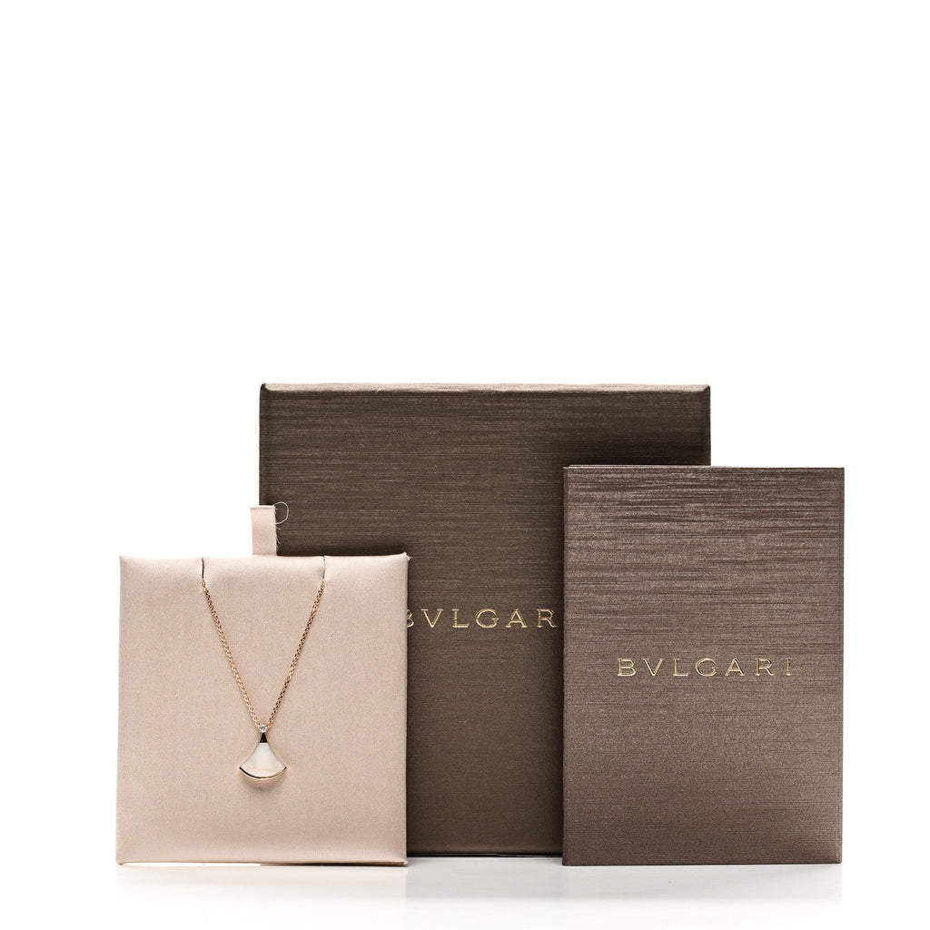 18K Yellow Gold Diamond Mother of Pearl Small Divas' Dream Pendant Necklace