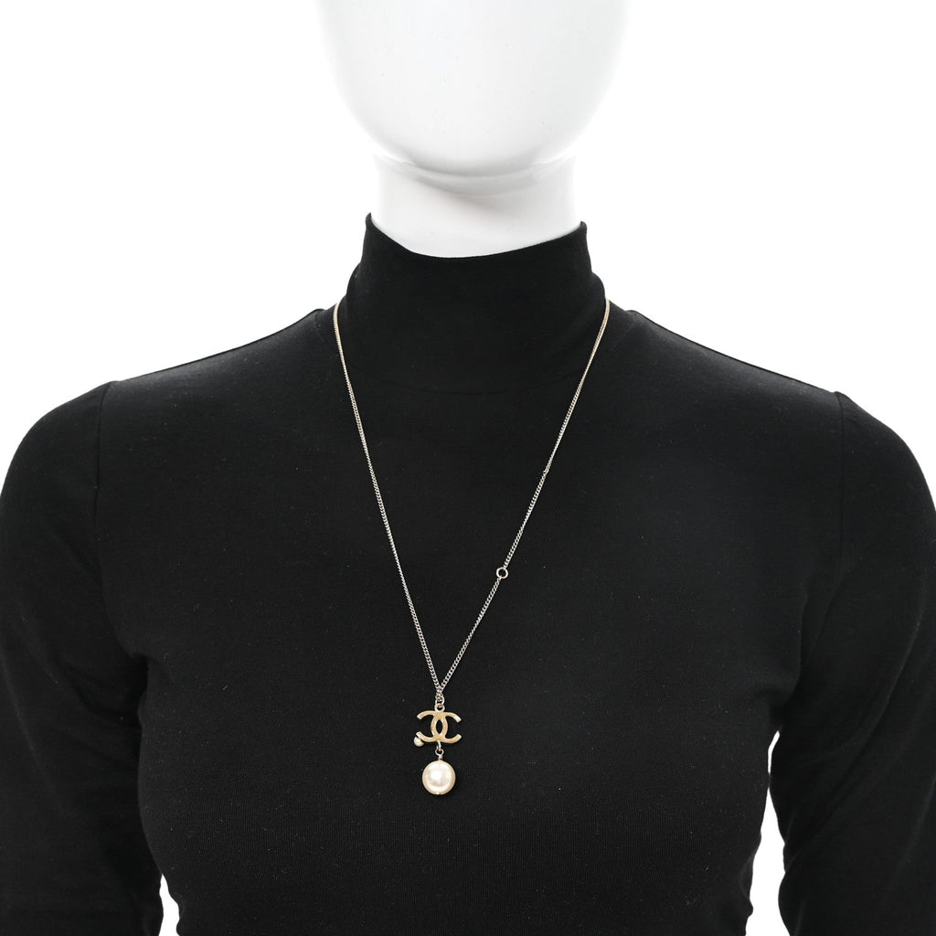 Metal Glitter Resin Pearl CC Drop Necklace Gold