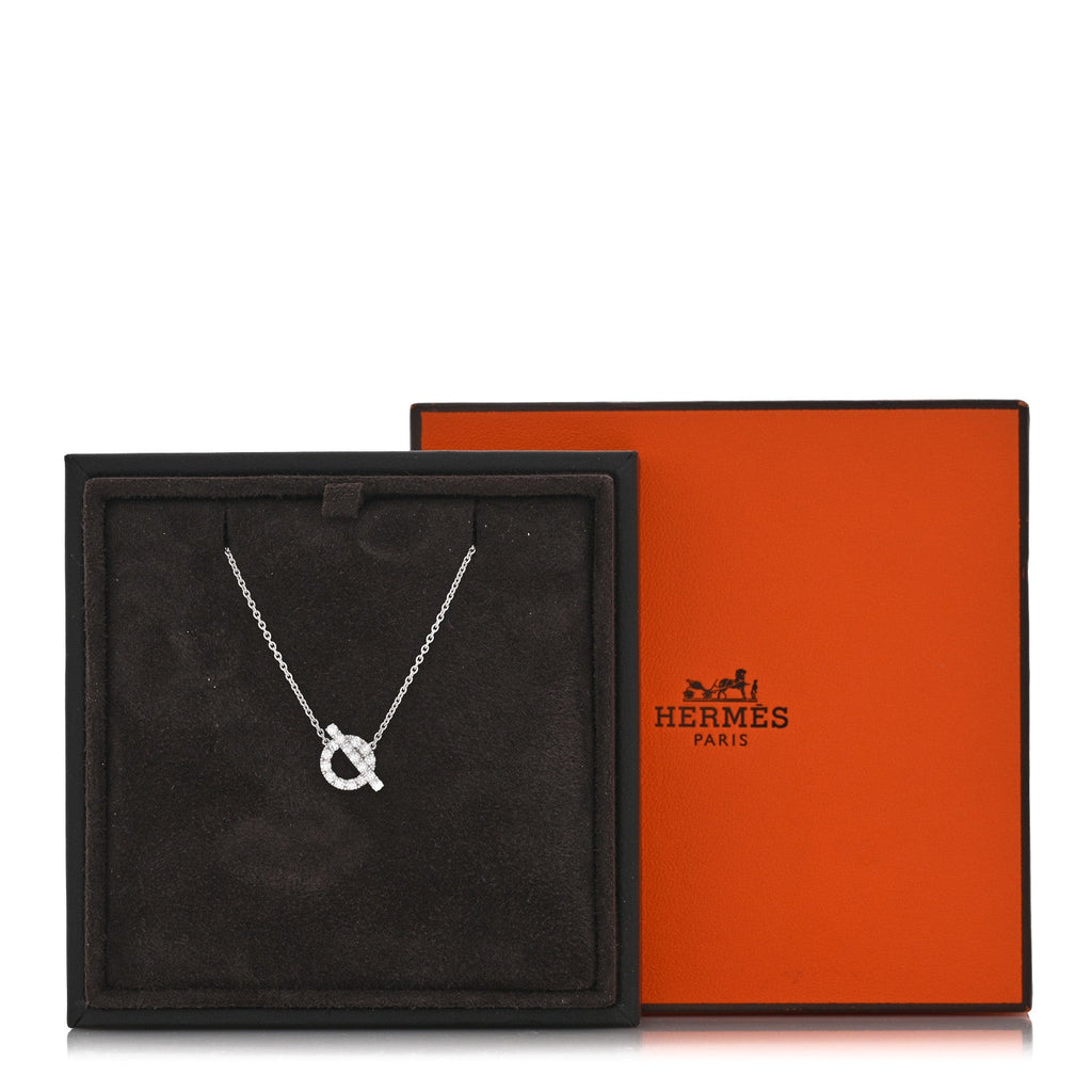 18K White Gold Diamond Finesse Pendant Necklace