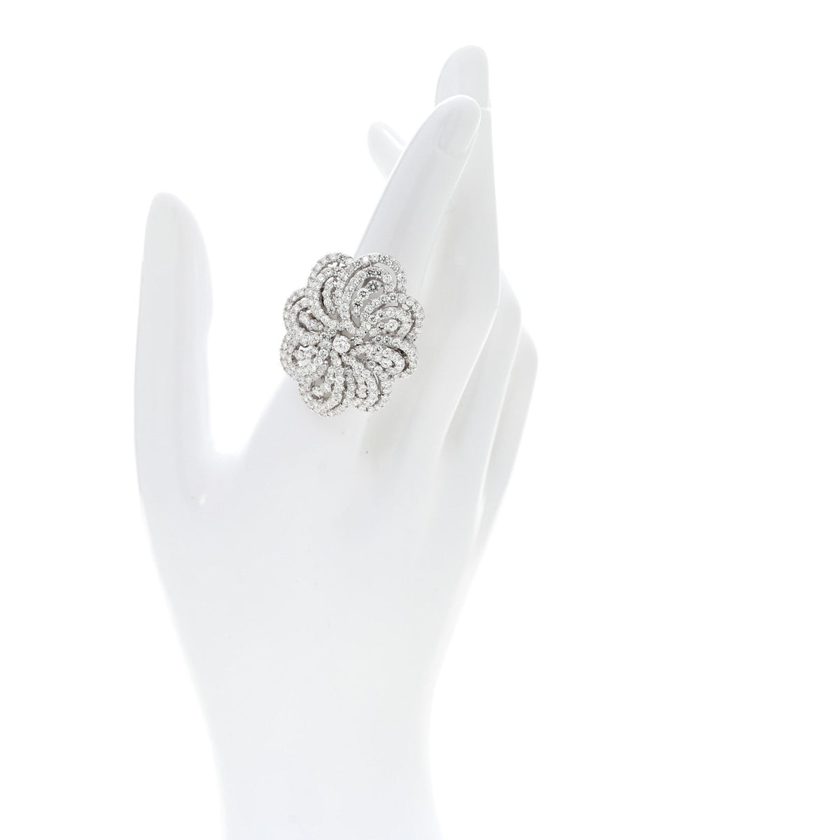 18K White Gold Diamond 5.85ctw Flower Cocktail Ring 54 7