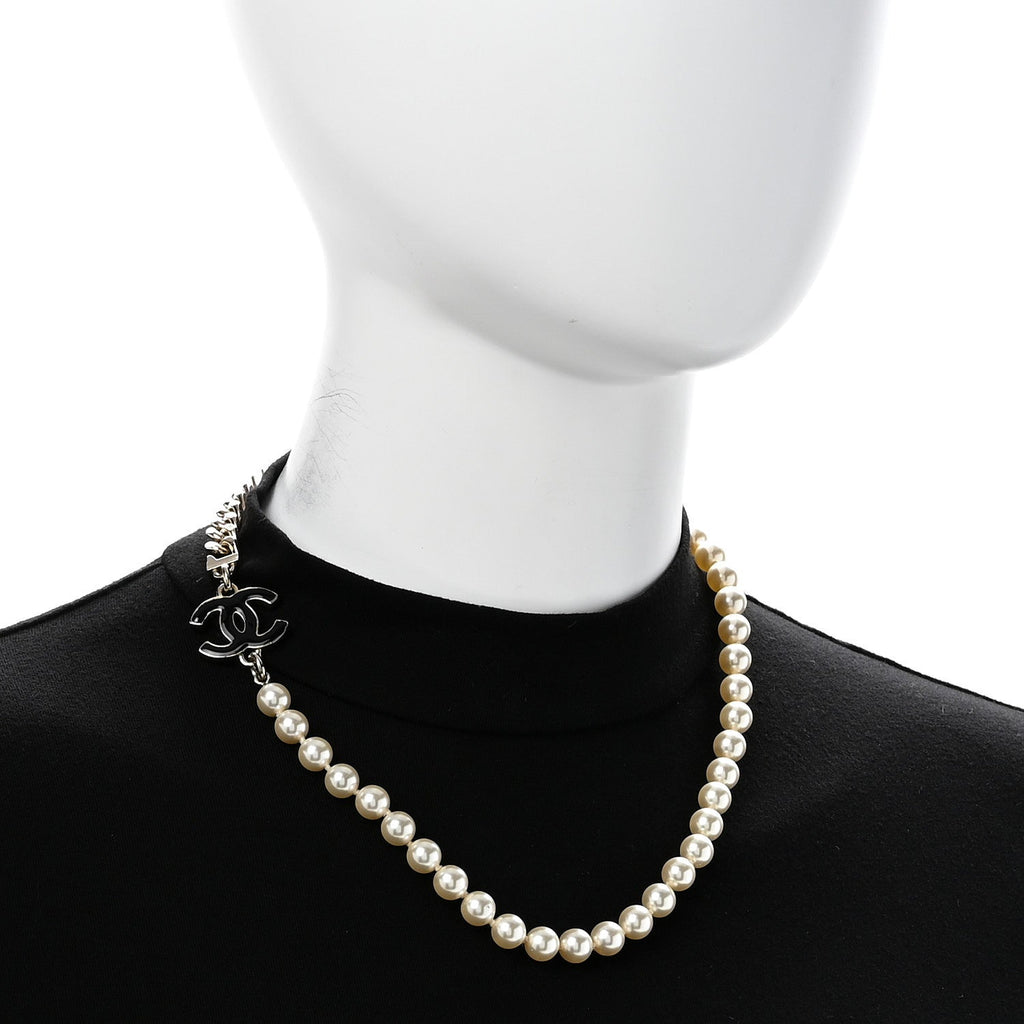 Pearl Resin CC Choker Necklace Gold White Black