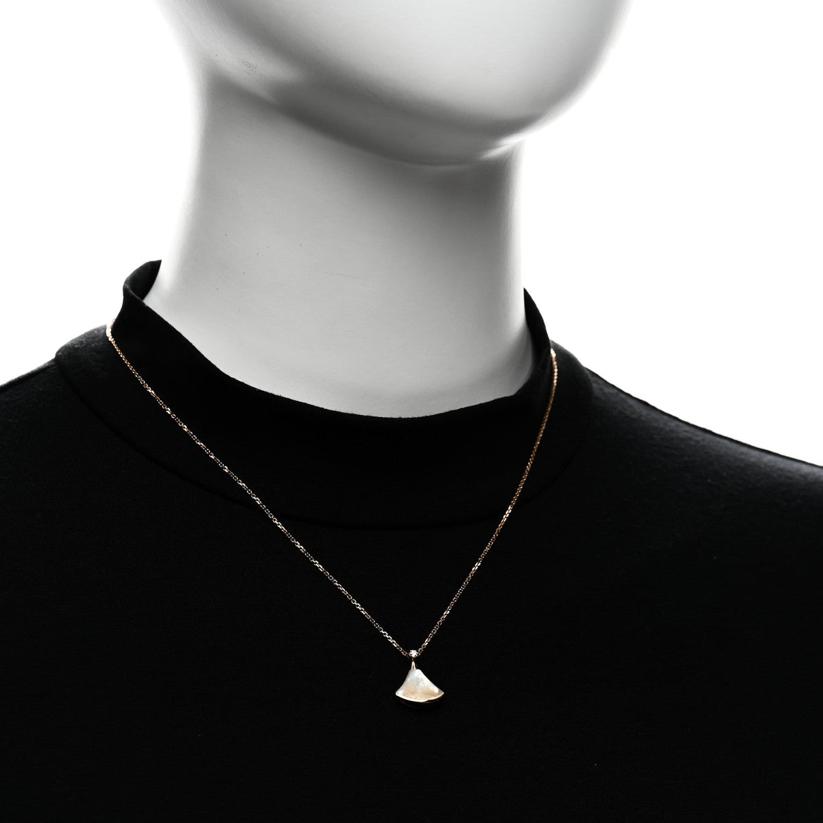 18K Yellow Gold Diamond Mother of Pearl Small Divas' Dream Pendant Necklace