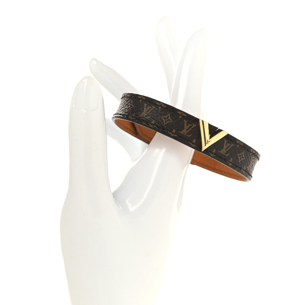Monogram Essential V Bracelet 19