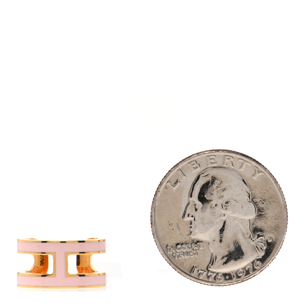 Gold Lacquered Pop H Ear Cuff Black