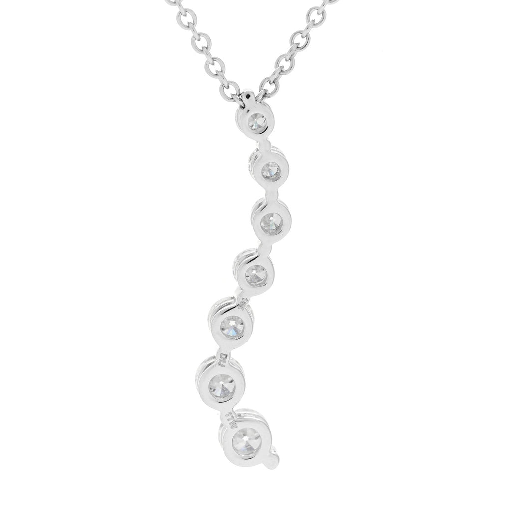 18K White Gold Diamond .88ctw Graduated Drop Pendant Necklace