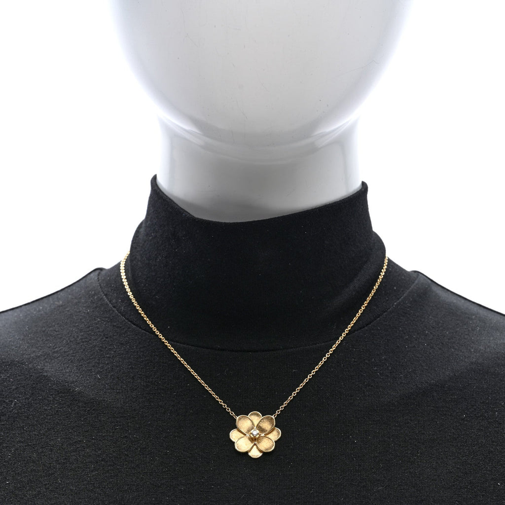 18K Yellow Gold Diamond Petali Flower Pendant Necklace