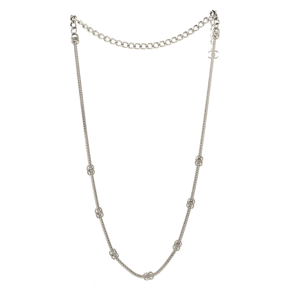 Metal CC Short Chain Necklace Silver