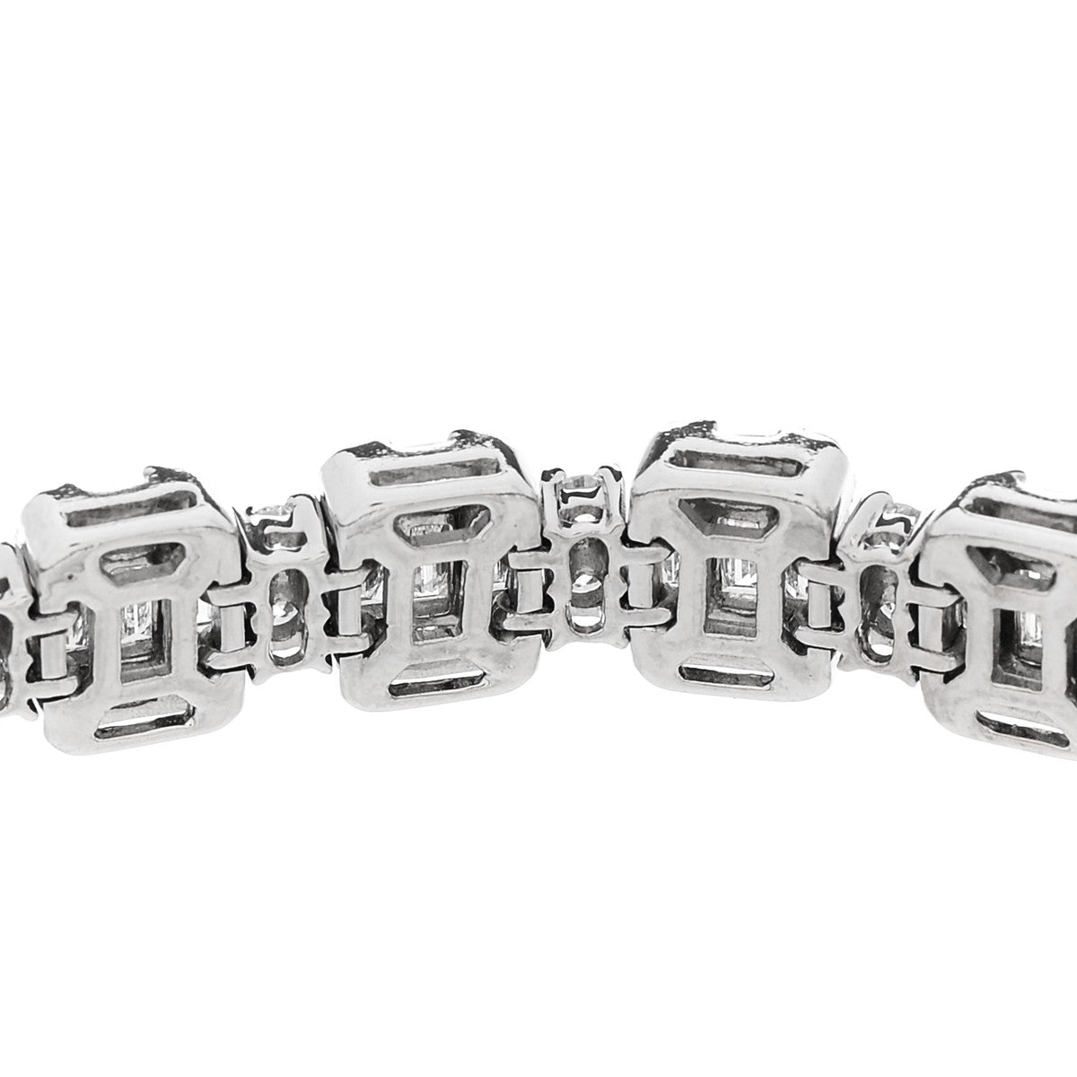 18K White Gold Diamond 8.30ctw Baguette Round Link Bracelet