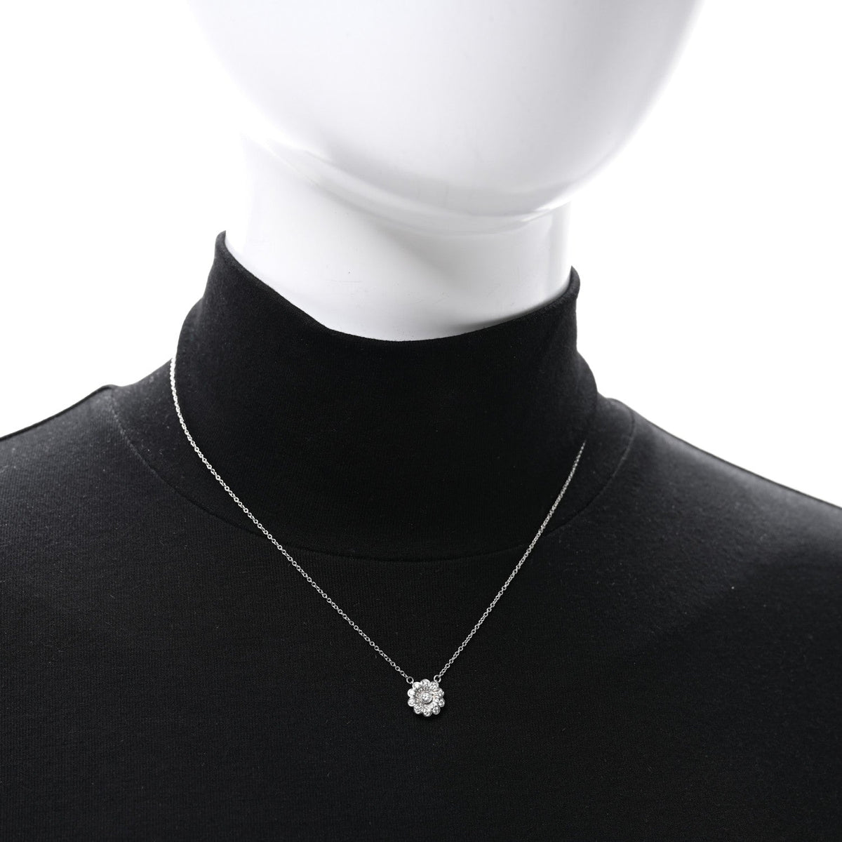 Platinum Diamond Flower Pendant Necklace