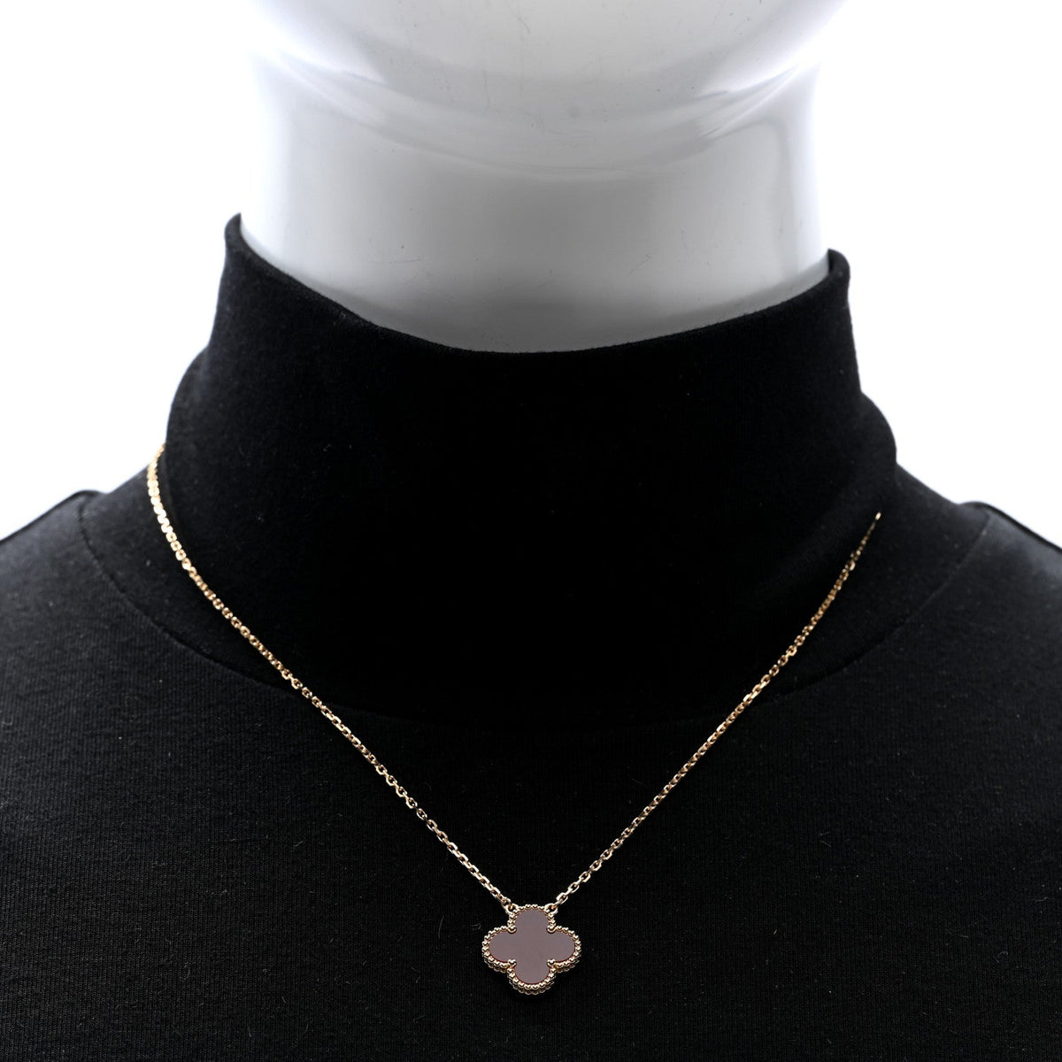 18K Yellow Gold Carnelian Vintage Alhambra Pendant Necklace